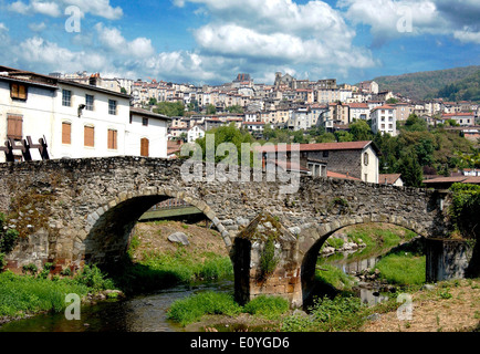 Moutier Brücke über Flusses Durolle, Thiers, Puy de Dome, Auvergne, Frankreich Stockfoto