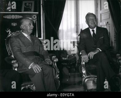 5. Mai 1970 - Franco-Rogers '' Tete-A-Tere'' Palazzo Prado (Madrid).: spanischen Staatschef General Francisco Franco erhält an seinem Amtssitz im Prado Palace bis USA Staatssekretär Herr William Rogers, der in Spanien in zwei Tagen besuchen. General Franco und William Rogers sprach über Verträge zwischen den beiden Ländern Stockfoto