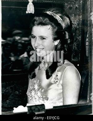 7. Juli 1970 - staatliche Eröffnung des Parlaments. Prinzessin Anne Arrives: Prinzessin Anne, in der irischen Kutsche auf dem Weg zurück zum Stockfoto