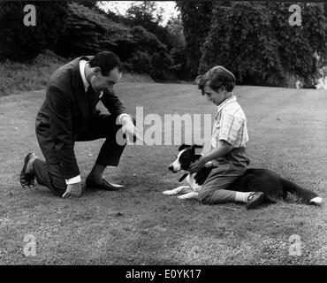 5. August 1970 - Vereinigtes London, England, Königreich - DAVID ORMSBY-GORE, 5. Baron Harlech. William David Ormsby-Gore, 5. Baron Harlech KCMG PC (20. Mai 1918 Ð 26. Januar 1985), bekannt als David Ormsby-Gore bis 1964, war ein britischer Diplomat konservative Partei Politiker. Frau Pamela Colin. Stockfoto