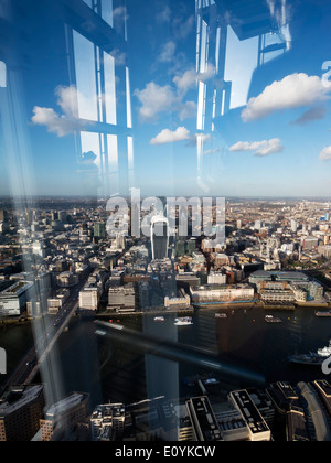 Europa, Großbritannien, England, London, Stadtbild Walkie Talkie vertikale Stockfoto