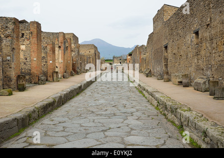 Restaurierte Straße in der antiken Stadt Pompeji Stockfoto