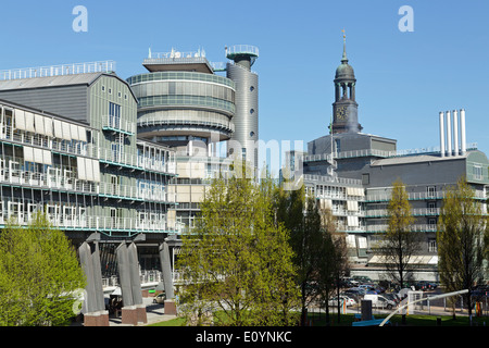 Gruner Und Jahr Gebäude, Michel (Michaelis-Kirche), Hamburg, Deutschland Stockfoto