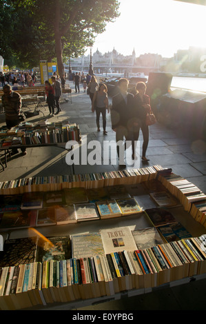 Europa, Großbritannien, England, London, Southbank gebrauchte Buch Stände Stockfoto