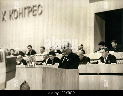 4. April 1971 - 10. Kongress der kommunistischen Partei Bulgariens. Todor Zhivkov, erster Sekretär des ZK der BCP und bulgarischen Ministerpräsidenten, sprechen. Rechts ist Leonid Brezhnev, Generalsekretär des ZK der KPdSU. Sofia April 1971 Stockfoto