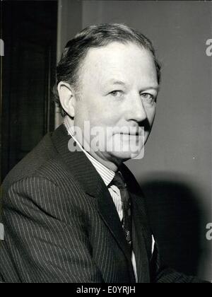 4. April 1971 - Botschafter und UK ständiger Vertreter bei den Vereinten Nationen in Genf.: Sir Frederick Mason, der HM-Botschafter und ständiger Vertreter der Vereinten Nationen in Genf, Bild heute an das Foreign and Commonwealth Office, London UK ernannt wurde Stockfoto