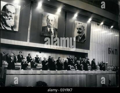 4. April 1971 - 10. Kongress der kommunistischen Partei Bulgariens: das Präsidium des Kongresses bei der Eröffnungsfeier. Stockfoto