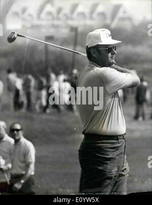 7. Juli 1971 - der 100. Open Golf Championship in Royal Birkdale - Südhafen: Foto zeigt Miller Barber (USA) in Aktion während der Open Championship gestern. Stockfoto