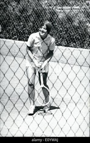 7. Juli 1971 - hat Caroline Kennedy Urlaub In Tirol/Österreich Caroline Kennedy. berühmte Tochter Jacqueline Onassis hat einen sechs-Wochen-Urlaub in Tirol. Das prominente Mädchen verbringt ihre Zeit mit dem Tennisspielen (Foto). Das Foto zeigt die Möglichkeit, einige Bilder von ihr schießen verwendet. Stockfoto