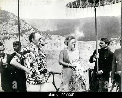 Sept. 09, 1971 - Staat Besuch von Königin Juliana und Prinz Bernhard in Indonesien. Foto zeigt Königin Juliana und Prinz Bernhard der Vulkan Tangkuban Perahu in Bandung zu besuchen. Stockfoto