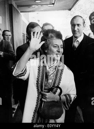 Premierministerin Indira Gandhi kommt in London Stockfoto