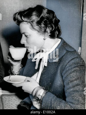 Schauspielerin Ingrid Bergman Tee trinken Stockfoto