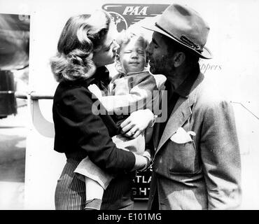 Amerikanische Schauspieler HUMPHREY BOGART und Frau Schauspielerin LAUREN BACALL und Tochter LESLIE BOGART Stockfoto