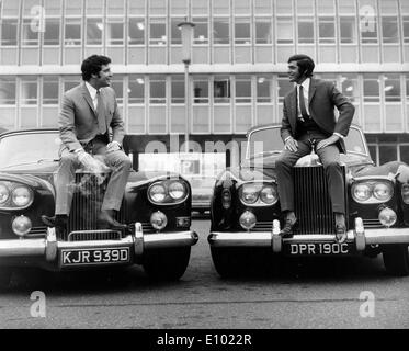 Tom Jones und Englebert Humperdinck auf Rolls-Royce Stockfoto