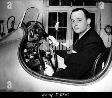 DONALD MALCOLM CAMPBELL britische beschleunigen Rekordbrecher, acht absolute Geschwindigkeits-Weltrekorde über Wasser & Land der 1950er Jahre & der 1960er Jahre brach Stockfoto