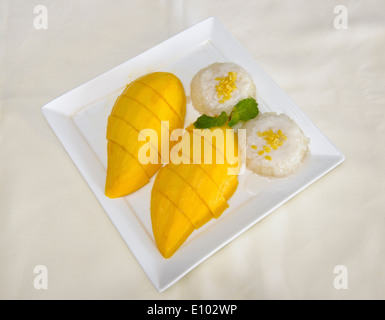 Mango und Klebreis, beliebt in Bangkok, Thailand Stockfoto