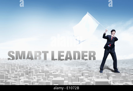 ein Business-Mann neben dem Wort smart Führer Stockfoto