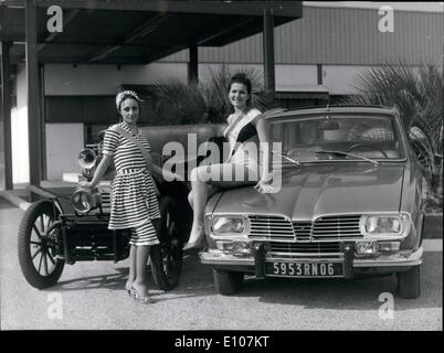 2. Februar 1970 - als Blume treffen Queens: Foto zeigt Nathalie Verdier rechts, gewählten Königin der Blumen von Nizza im Bild mit h Stockfoto