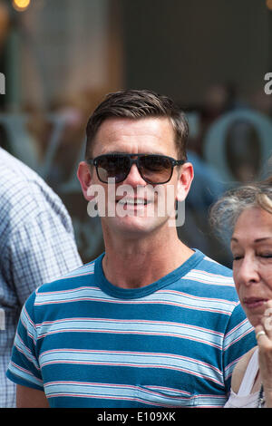 London, UK. 18.05.2014. Scott Maslen, der Schauspieler, Jack Branning in Primrose Hill Festival in der UK-Seifenoper Eastenders spielt. Malsen war der Richter in das Festival Hundeausstellung. Stockfoto