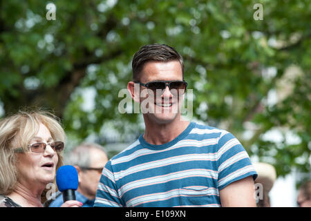 London, UK. 18.05.2014. Scott Maslen, der Schauspieler, Jack Branning in Primrose Hill Festival in der UK-Seifenoper Eastenders spielt. Malsen war der Richter in das Festival Hundeausstellung. Stockfoto