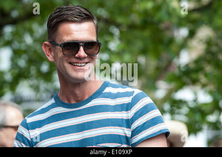 London, UK. 18.05.2014. Scott Maslen, der Schauspieler, Jack Branning in Primrose Hill Festival in der UK-Seifenoper Eastenders spielt. Malsen war der Richter in das Festival Hundeausstellung. Stockfoto