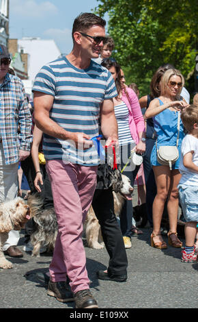 London, UK. 18.05.2014. Scott Maslen, der Schauspieler, Jack Branning in Primrose Hill Festival in der UK-Seifenoper Eastenders spielt. Malsen war der Richter in das Festival Hundeausstellung. Stockfoto