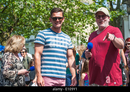 London, UK. 18.05.2014. Scott Maslen, der Schauspieler, Jack Branning in Primrose Hill Festival in der UK-Seifenoper Eastenders spielt. Malsen war der Richter in das Festival Hundeausstellung. Stockfoto