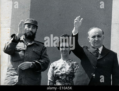 Fidel Castro Wellen mit Todo Zhivkov Stockfoto