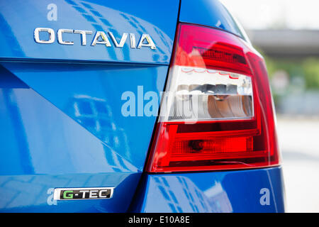 Neue SKODA Octavia G-TEC mit CNG-Antrieb, erste SKODA Octavia mit Erdgasantrieb als Standard, wurde vor der internationalen Presse in Amsterdam, Niederlande, am 19. Mai 2014 vorgestellt. SKODA Octavia G-TEC hat bivalenten 1,4 TSI-Turbo-Motor mit einer Kapazität von 8 Stockfoto