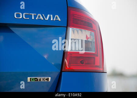 Neue SKODA Octavia G-TEC mit CNG-Antrieb, erste SKODA Octavia mit Erdgasantrieb als Standard, wurde vor der internationalen Presse in Amsterdam, Niederlande, am 19. Mai 2014 vorgestellt. SKODA Octavia G-TEC hat bivalenten 1,4 TSI-Turbo-Motor mit einer Kapazität von 8 Stockfoto