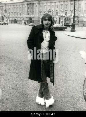 5. Mai 1972 - Amerikas neueste Superstar - David Cassidy in London: Derzeit macht seinen ersten Besuch in Großbritannien ist Amerikas neueste Superstar-21-jährige Sänger und Schauspieler David Cassidy. Star der TV-Serie '' The Partridge Family'' jetzt im zweiten Jahr in Amerika, David heute ging auf eine Sightseeing-Tour durch London. Bild zeigt: David Cassidy im Bild außen Buckingham Palace heute. Stockfoto