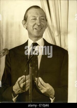 1. März 1973 - Gastgeber Herr Kurt Waldheim, Generalsekretär der Vereinten Nationen, die an der internationalen Konferenz in Paris am Vietnam teilnimmt, eine Mittagessen heute für die diplomatische Presse in den Räumen des Aero-Club. Waldheim ist eine Rede an das Mittagessen abgebildet. Stockfoto