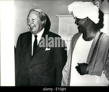 3. März 1973 - Präsident Numeiri trifft Herr Heath: Präsident Numeiri des Sudan, der hier bei einem viertägigen Besuch, im Bild mit Großbritanniens Premierminister Mr Edward Heath, vor ihrer Gespräche gestern bei Nr. 10 Downing Street. Stockfoto