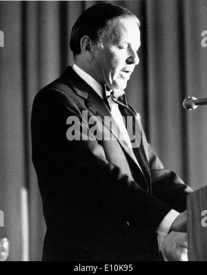 Sänger Frank Sinatra in New York zu sprechen Stockfoto