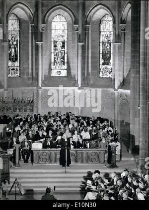 8. August 1973 - ökumenischer Gottesdienst in Genf: In Saint-Paul Kathedrale in Genf stattfindenden letzten Sonntag war ein wirtschaftlich Service für die Ecomenicals Counsil. Foto zeigt die Räte in der ersten Zeile mit reverend Visser t'Hooft, Dr. Potter (Generalsekretär) Patriarch Deutsch von Serbien, Pauline Webb und Dr. Thomas. Stockfoto