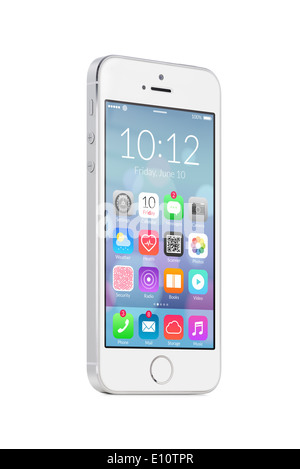 Bottom-up-Sicht auf ein spitzer Winkel, der weiße mobile smart Phone mit bunten flaches Design-Applikations-Icons auf dem Bildschirm gedreht Stockfoto