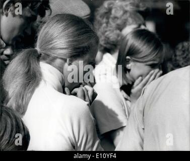 Sept. 09, 1974 - BURGHLEY HORSE TRIALS WORLD CHAMPIONSHIPS das Kreuz habe Land Flugzeug heute in Burghley Horse Trials World Stockfoto