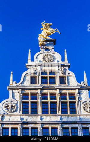 Nahaufnahme eines Zunfthäuser in der Grote Markt oder Hauptplatz in Antwerpen, Belgien. Stockfoto