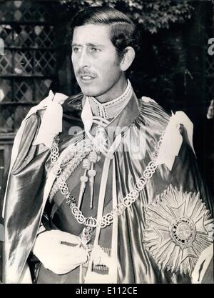 5. Mai 1975 - ist The Prince Of Wales als Großmeister der Most Honourable Order des Bades von der Königin installiert. HM die Stockfoto