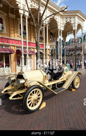 Reproduktion-Oldtimer aus Main Street USA, im Disneyland Paris. Stockfoto