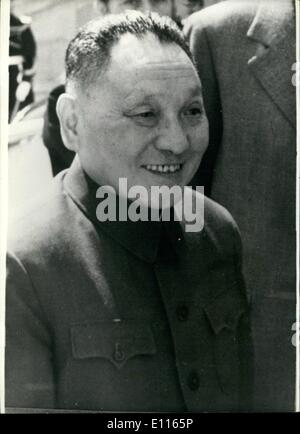 1. Januar 1976 - Chou En-Lai stirbt an Krebs bei 77: Chou En-Lai, der Premier der Volksrepublik China seit 1949 gestern in Peking von Krebs im Alter von 77 Jahren gestorben. Foto zeigt Teng Hsiao-Ping Chinas erste Vice, Premier und die wahrscheinliche Nachfolger als Ministerpräsident nach dem Tod von Chou En-Lai in Peking gestern. Stockfoto