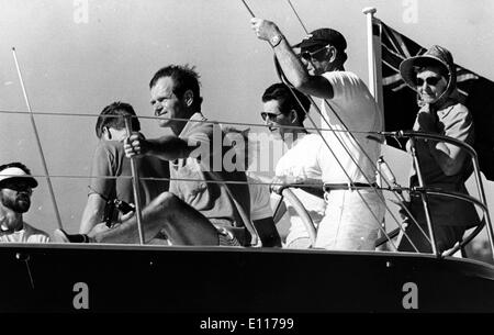 Prinz Charles und Freunde auf Bootsfahrt Stockfoto