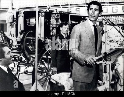 20. April 1976 - Prinz Charles In Canberra. Foto zeigt: Prinz Charles gesehen sprechen während seines Besuchs in einer Ausstellung der Royal Trainer in Canberra, Australien. Stockfoto