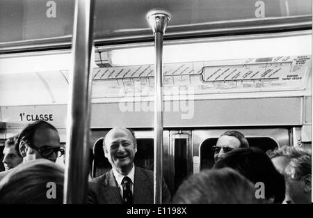 Bürgermeister Edward Koch reist mit metro Stockfoto