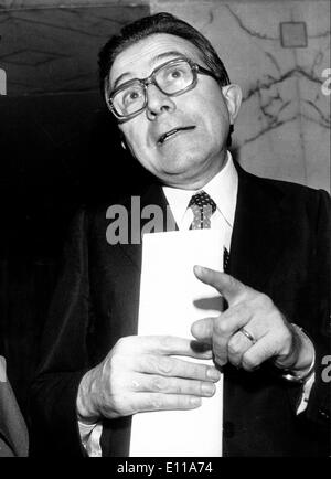 Sep 16, 1976; Rom, Italien; Italienischen Ministerpräsidenten GIULIO ANDREOTTI, in Sitzung seiner Partei, der christlich-demokratischen Diskussion über die wirtschaftliche Situation in Italien gesehen. Stockfoto