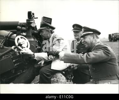 Sept. 09, 1976 - The International Akzeptanz der FH70 155 Mm Feldhaubitze Kunst die königliche Schule von Artillerie-Larkhill: gab es heute eine Demonstration der FH70 155 mm Feldhaubitze an die königliche Schule von Artillerie als Larkhill, Salisbury. Das FH70-Projekt begann als bilaterale Abkommen zwischen Großbritannien und Deutschland im Jahre 1966. 1968 wurde ein Memorandum of Understanding unterzeichnet und Entwicklung begann dieses Jahr Stockfoto