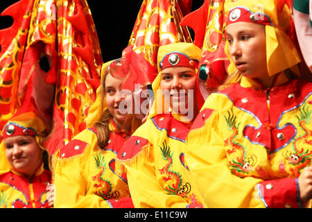 Sydney, Australien. 21. Mai 2014. Schüler besuchen die Eröffnung von Ravenswoods Konfuzius Klassenzimmer der Ravenswood Schule für Mädchen in Sydney, Australien, 21. Mai 2014. Bildnachweis: Jin Linpeng/Xinhua/Alamy Live-Nachrichten Stockfoto