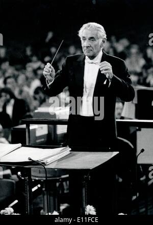 Musikalische Leitung Leonard Bernstein dirigiert Kirchentagen Stockfoto