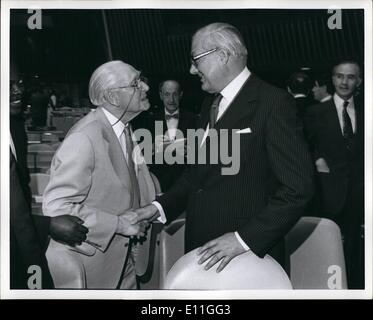2. Februar 1978 - Herrn Noel Baker ehemaligen Brit-Delegat, der die Liga von Nationen Abrüstungskonferenz in Genf, 1936. Trifft sich Brit Premier James Callaghan Tagung des UN-Abrüstung. Stockfoto