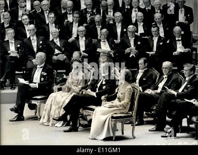 10. Dezember 1977 - Verteilung der Nobelpreis 1977: The Lizenzgebühren montiert im Stockholmer Konzerthaus für die Preisverleihung. von links: Prinz Bertil, Onkel des Königs; Königin Silvia; König Carl Gustaf; Prinzessin Lilian. Stockfoto